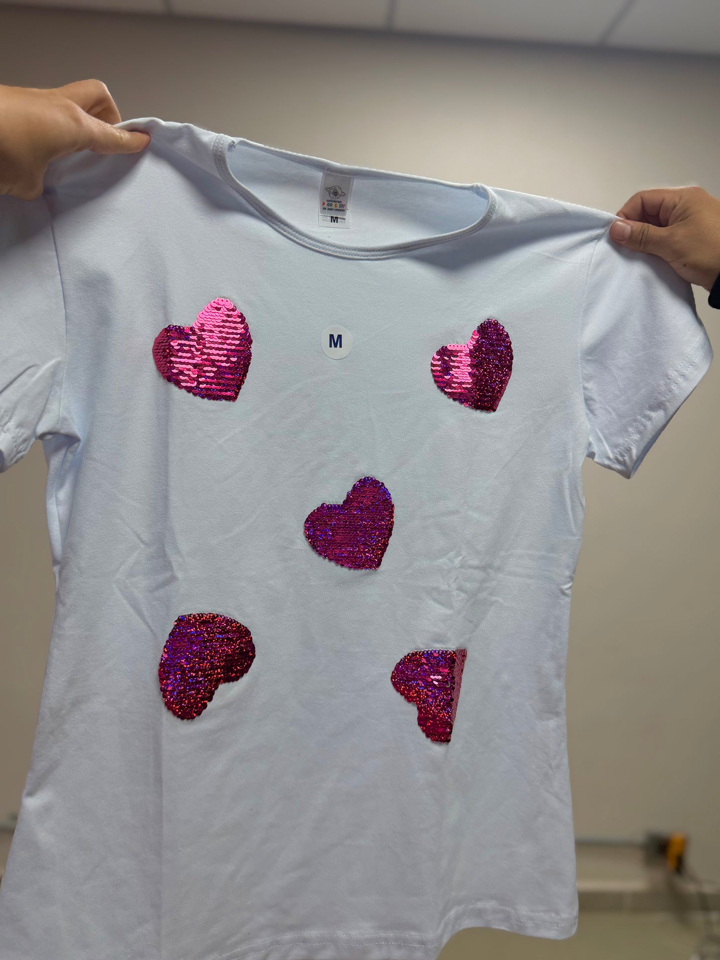 Playera corazones rosas de lentejuela