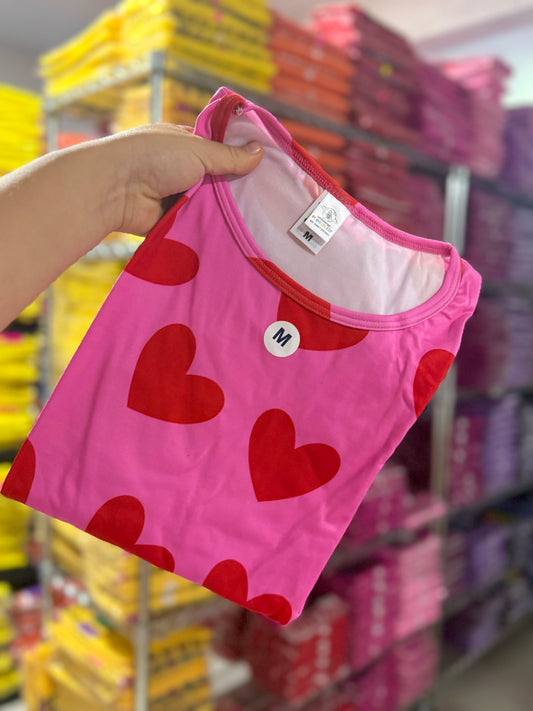 Playera corazones rojos